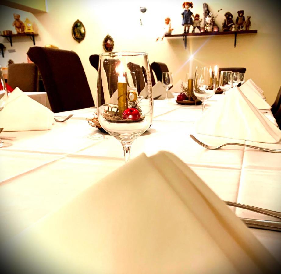 Restaurant Und Pension Zur Puppenstube Stolpen Exterior foto